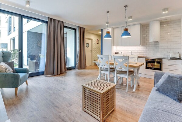 Apartment | 1 Schlafzimmer, hochwertige Bettwaren, laptopgeeigneter Arbeitsplatz