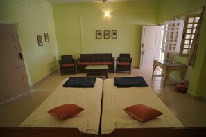 Kamar Royal | Seprai premium, tempat tidur bayi (biaya tambahan), dan Wi-Fi gratis