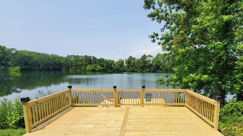 3D Theater plus Dock on Small Lake