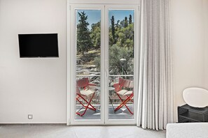 1 quarto, escrivaninha, ferros/tábuas de passar roupa, Wi-Fi de cortesia