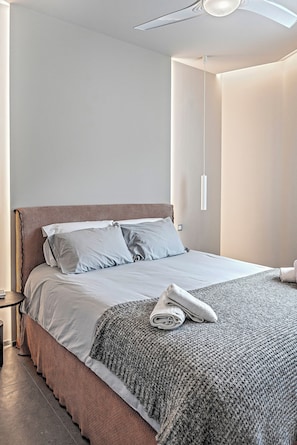 1 bedroom, desk, iron/ironing board, free WiFi