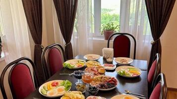 Desayuno continental incluido todos los días