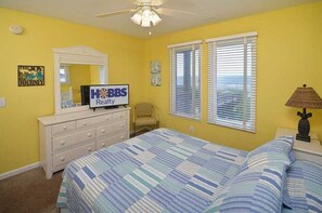 4 bedrooms, free WiFi, bed sheets