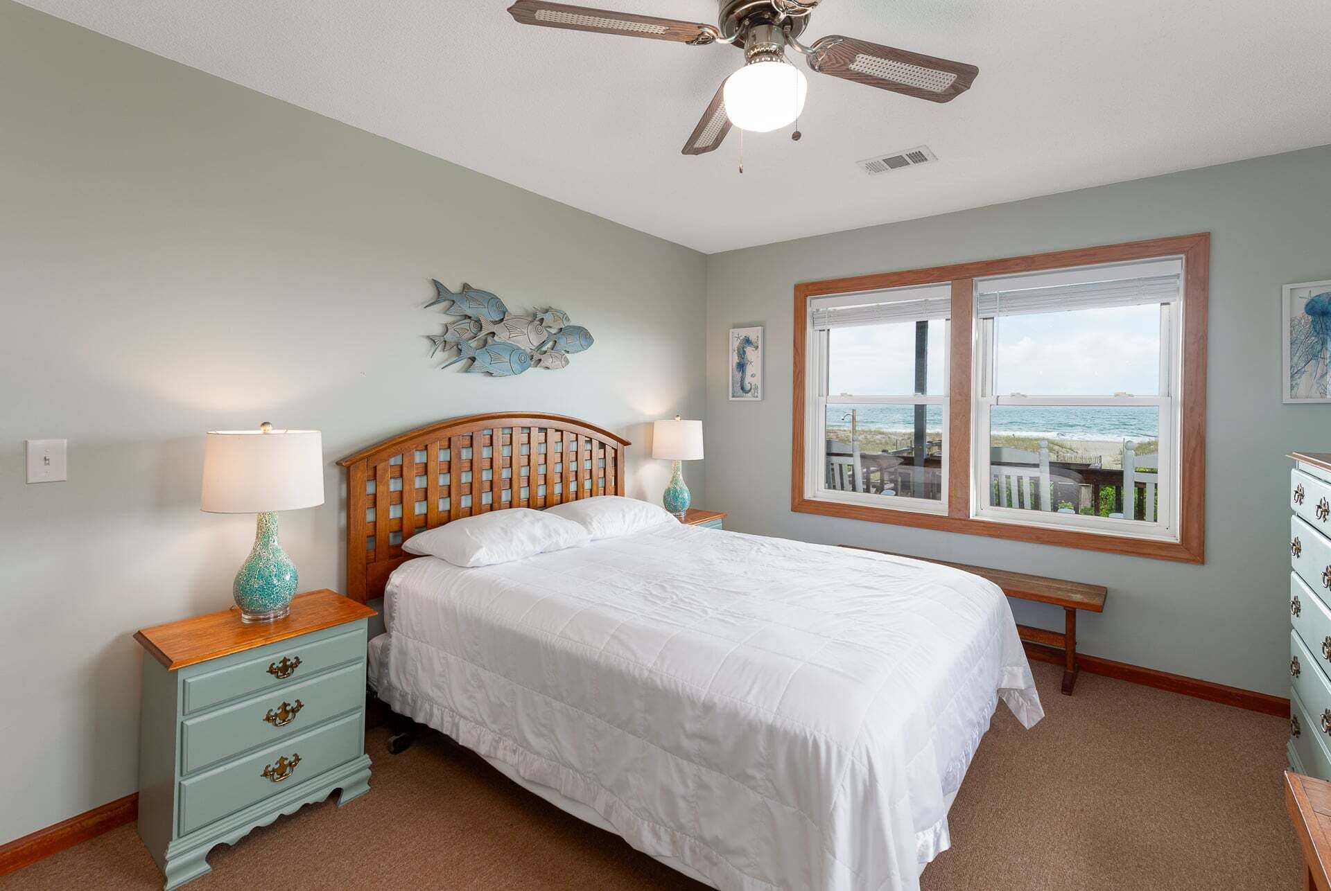 4 bedrooms, WiFi (free), bed sheets