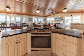 Lave-vaisselle, chaise haute