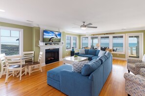 TV, fireplace