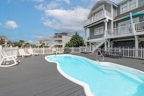 Et oppvarmet basseng