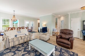 TV - Hobbs Realty - “Rose Cliff” | Beautiful Home w/ Heatable Pool, Short Walk to Beach (Holden Beach)