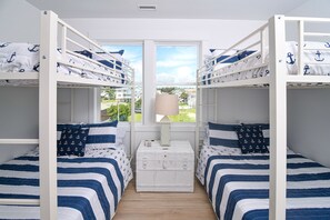 6 bedrooms, free WiFi, bed sheets