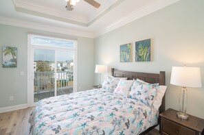 5 bedrooms, free WiFi, bed sheets - Hobbs Realty - Blvd Home w/Heated Pool and Community Day Dock Access (Holden Beach)