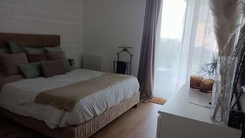 1 chambre, fer et planche Ă repasser, Wi-Fi gratuit, draps fournis