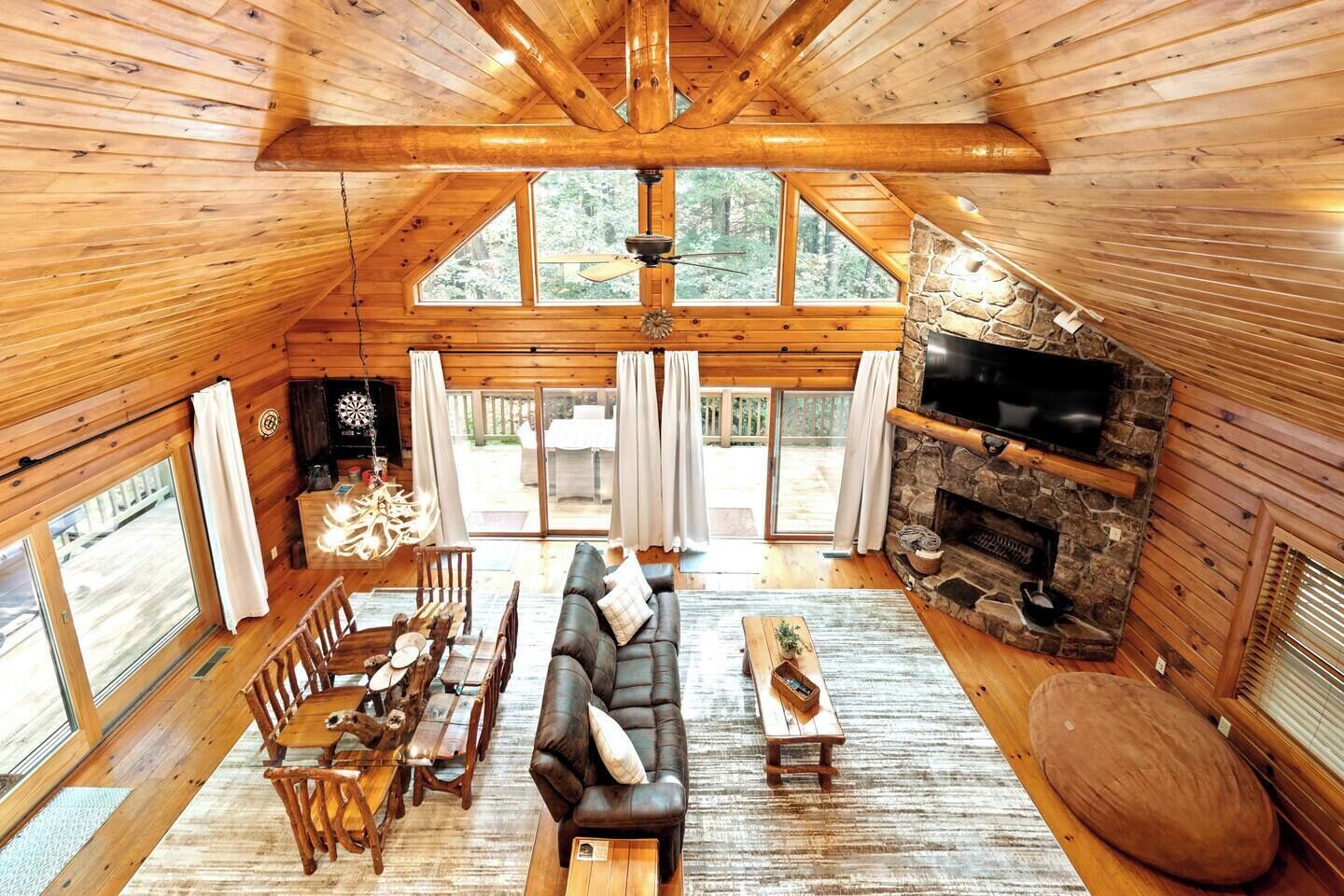 Smart-TV, Kamin, Videospielkonsole, DVD-Player