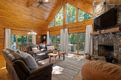 HotTub-FirePit-8MintoWisp-Arcade-4BD-NoCleaningFee