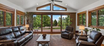 Pine Tree Haven - Large home just north of Bozeman with a hot tub and views!!