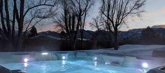 Pine Tree Haven - Large home just north of Bozeman with a hot tub and views!!