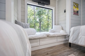 3 chambres, bureau, fer et planche à repasser, accès au Wi-Fi (inclus)