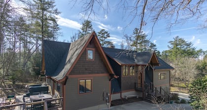 S AVL, hot tub, 3x Kings, close to Biltmore