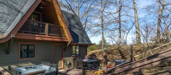 S AVL, hot tub, 3x Kings, close to Biltmore