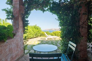 Terrace/patio - Villa 'Villa Baia - Porto Rafael' with Sea View, Private Terrace and Air Conditioning (Palau)