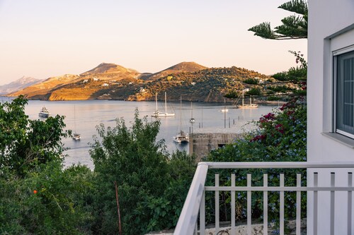 Apartment "Anna House" with Sea View, Garden & Wi-Fi