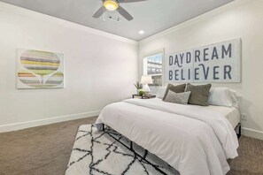 4 bedrooms, iron/ironing board, WiFi, bed sheets