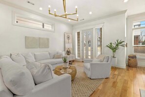 Téléviseur, foyer, bureau