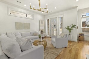 Televisión, chimenea, oficina