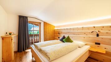 4 Schlafzimmer, BĂŒgeleisen/BĂŒgelbrett, kostenloses WLAN, BettwĂ€sche