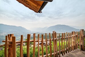 Property grounds - Holiday Home 'Mutlechnerhof' with Mountain View, Private Terrace and Wi-Fi (Caines)