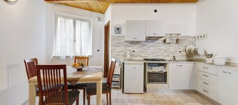 Apartamento vacacional "Maison Noris" con vistas a la montaña, balcón y Wi-Fi