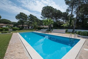 Pool - Villa 'Fleur ' with Shared Pool, Private Terrace and Wi-Fi (Begur)