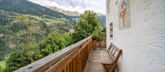 Holiday Home "Engele" with Mountain View, Private Garden & Wi-Fi