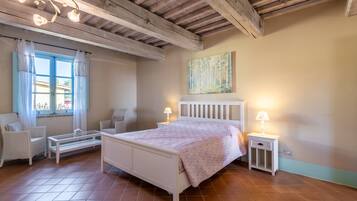 3 habitaciones, tabla de planchar con plancha y wifi gratis