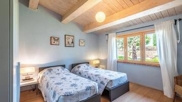 2 chambres, fer et planche Ă repasser, Wi-Fi gratuit, draps fournis