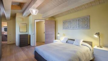 3 chambres, fer et planche à repasser, Wi-Fi gratuit, draps fournis