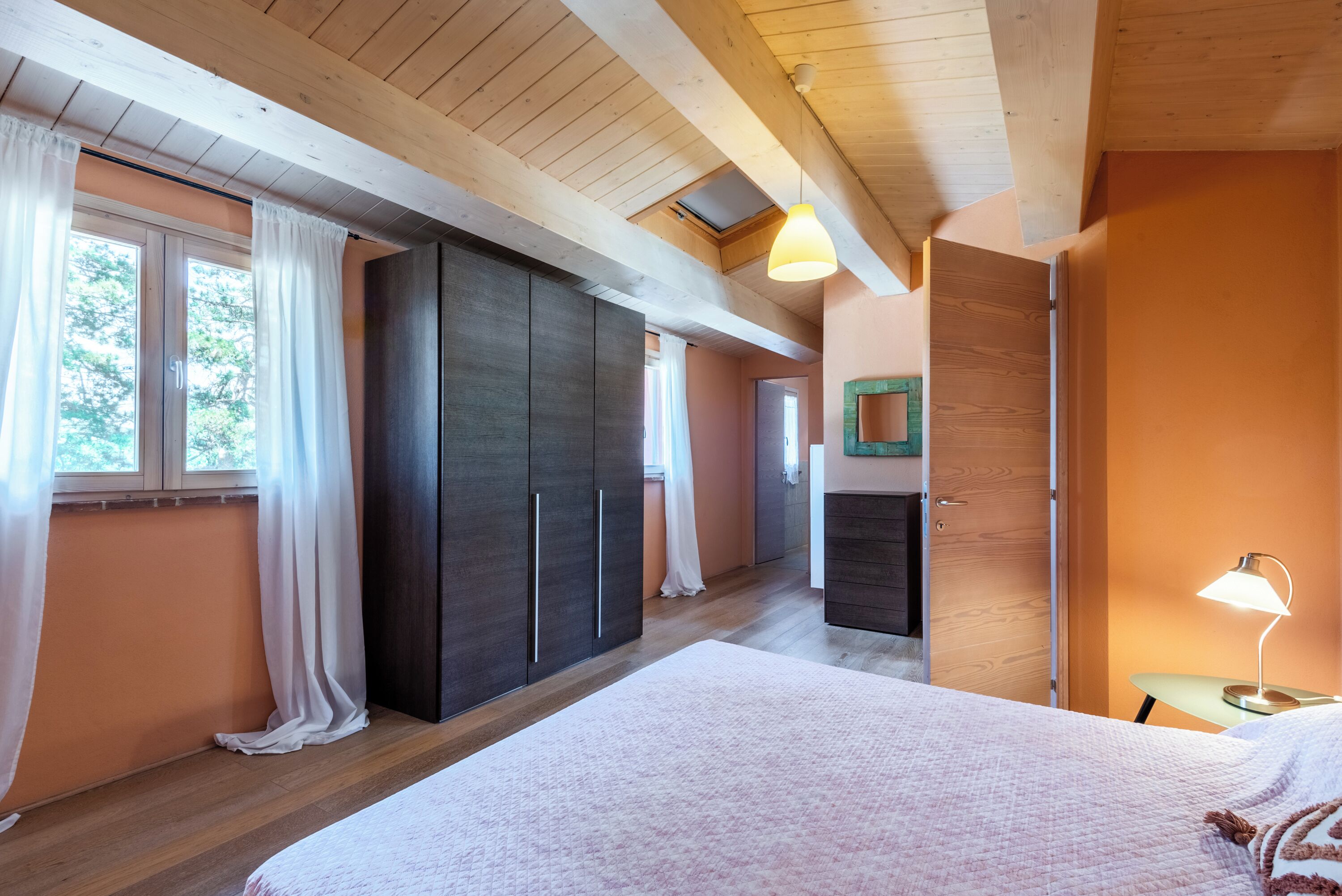 3 chambres, fer et planche à repasser, Wi-Fi gratuit, draps fournis