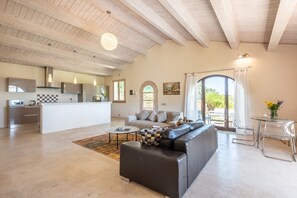 TV, fireplace, DVD player, stereo