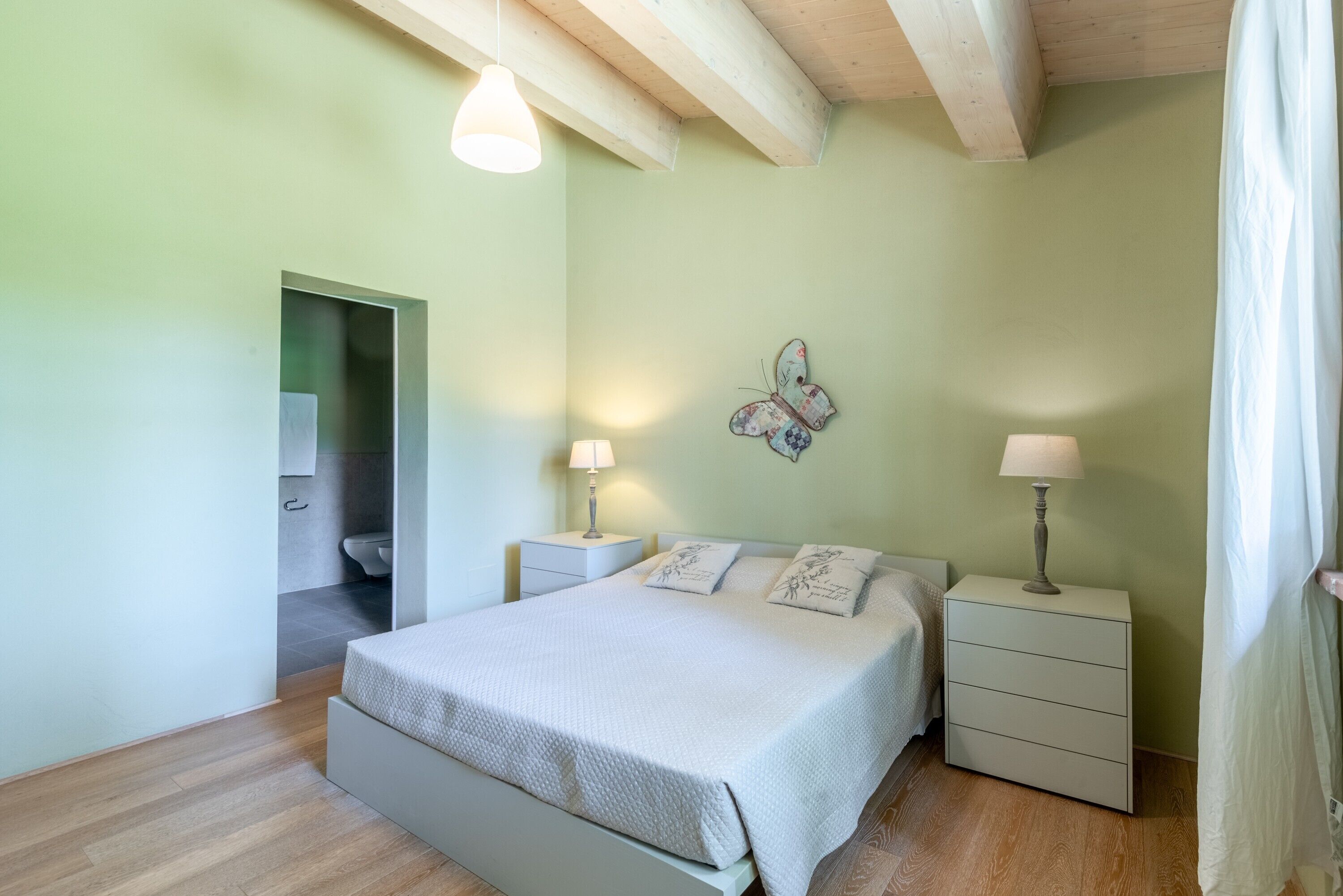 3 chambres, fer et planche à repasser, Wi-Fi gratuit, draps fournis