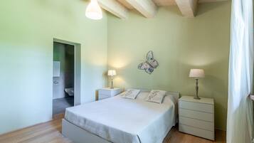 3 chambres, fer et planche à repasser, Wi-Fi gratuit, draps fournis