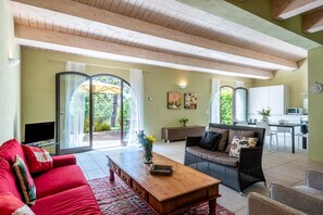 TV, fireplace, DVD player, stereo