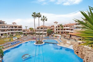 A heated pool - Vacation Apartment "Precioso En Golf De Sur" with Shared Pool,Private Terrace & Wi-Fi (Golf del sur)