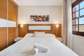 1 quarto, Wi-Fi de cortesia, roupa de cama