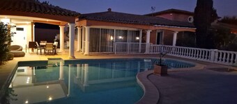 Villa  de luxe avec  piscine privée pour 8 personnes
