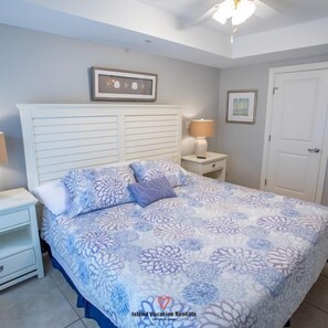 3 bedrooms, free WiFi, bed sheets - Pier Walk B ~ 2 Kings, 1 Queen, 2 Twins, 3 cars (Tybee Island)