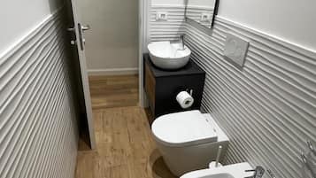 Appartement Familial | Salle de bain | Articles de toilette gratuits, sĂšche-cheveux, bidet, serviettes fournies