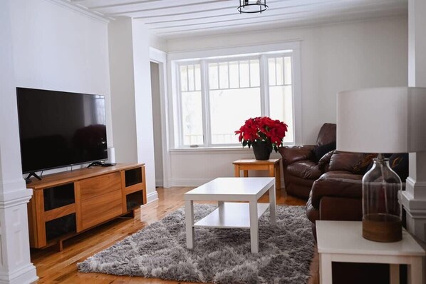 Smart-TV, Kamin, Videospiele