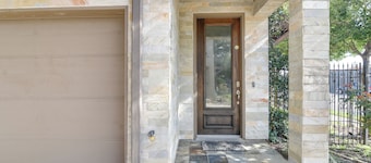 Dtwn Houston Home Near Stadiums: WFH Friendly!