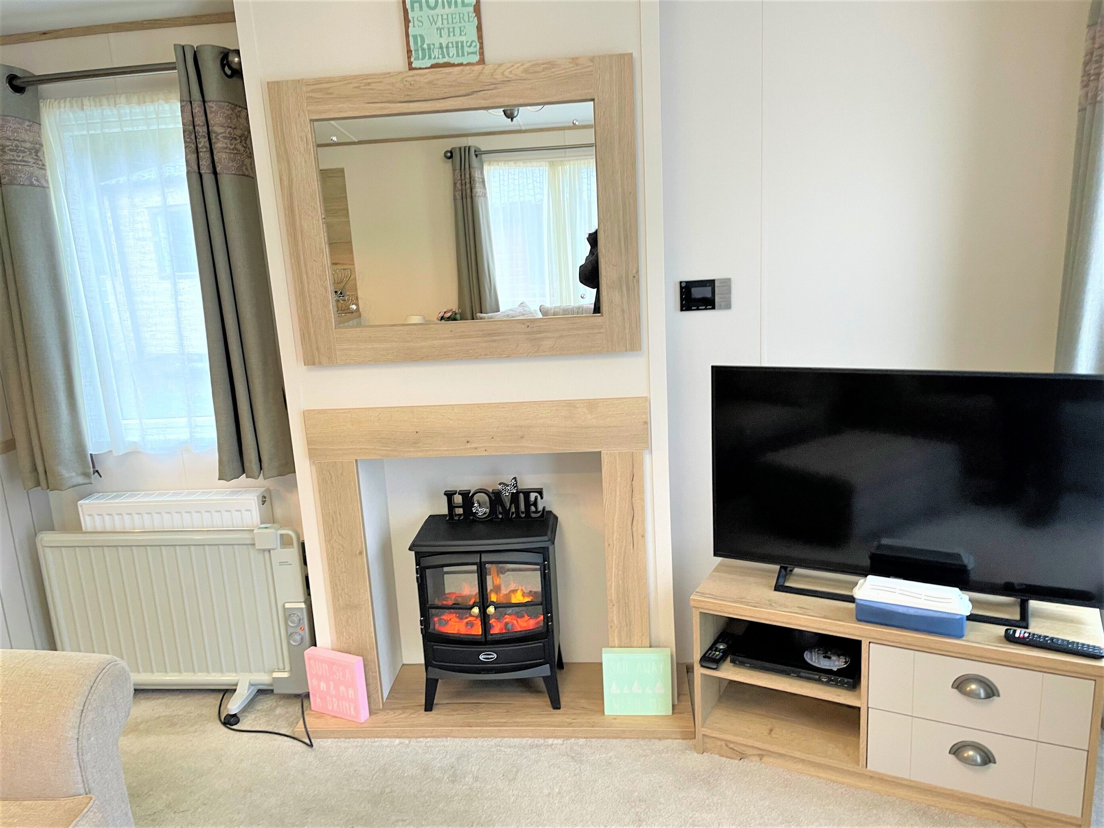 Sunflower -  Premier Dog-friendly Caravan On Rockley Park - Dorset