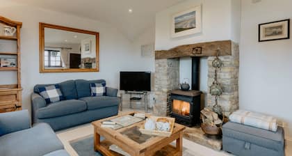 Cock Rock Cottage - a house that sleeps 6 guests in 3 bedrooms