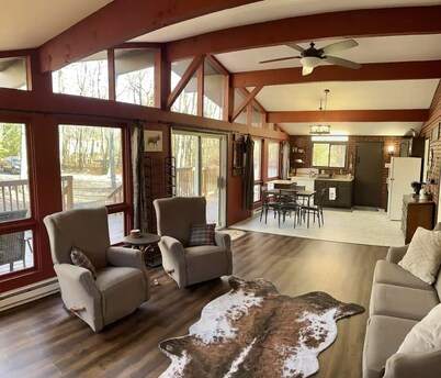 City Escape: Cozy 2 bedroom Chalet in Jim Thorpe